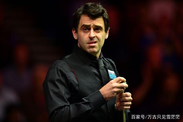 成鲜明对比 成鲜明对比