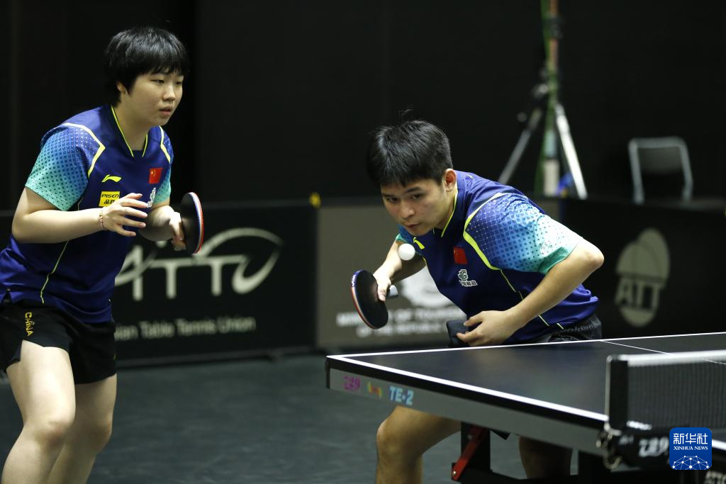 为众人瞩目 为众人瞩目